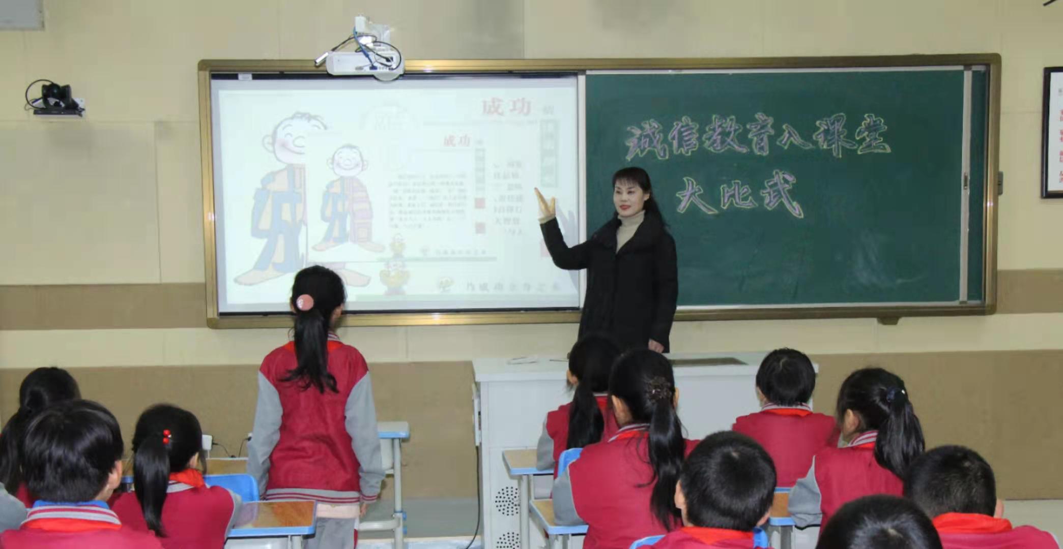 a3744a785cd7eae1fa04ce88bb417cd.jpg